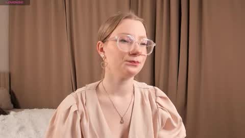 Anny online show from March 11, 7:38 pm