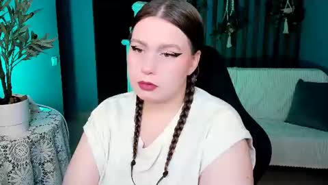 fiora online show from August 3, 9:04 am