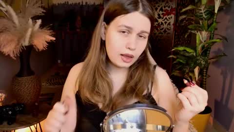 fiora online show from February 19, 1:21 pm