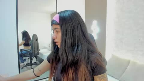 F I O R E L L A  online show from November 14, 2:22 am