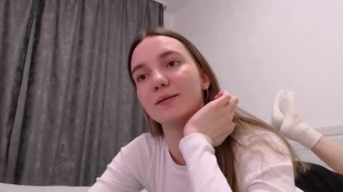 fireflies_fly_ online show from November 24, 9:06 pm