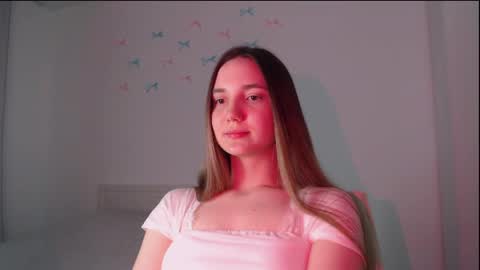 fireflies_fly_ online show from April 24, 7:49 pm