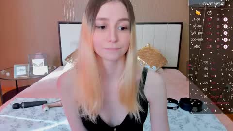 Snapshot of fleximona chatting on March 9, 8:40 am FlexiMona online show from March 9, 8:40 am