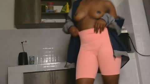 flirty_ebony online show from March 2, 3:28 am
