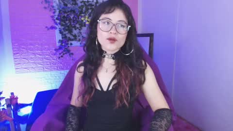Snapshot of flora_blue chatting on September 25, 12:04 pm flora_blue online show from September 25, 12:04 pm