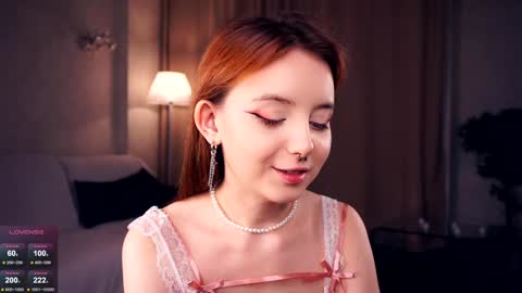 Snapshot of florencewilliam chatting on February 7, 6:45 pm Miranda Day Edanight. online show from February 7, 6:45 pm