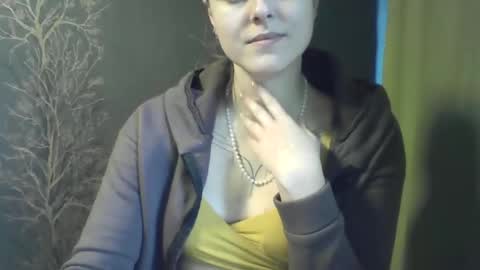 Snapshot of flower_bluee chatting on February 18, 11:33 am Ambika 3 online show from February 18, 11:33 am