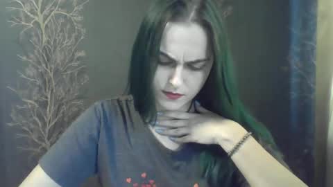 Snapshot of flower_bluee chatting on December 24, 11:38 am Ambika 3 online show from December 24, 11:38 am