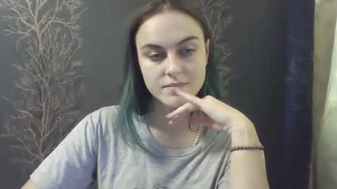 Snapshot of flower_bluee chatting on December 4, 12:03 pm Ambika 3 online show from December 4, 12:03 pm