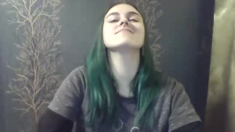 Snapshot of flower_bluee chatting on December 27, 3:06 pm Ambika 3 online show from December 27, 3:06 pm