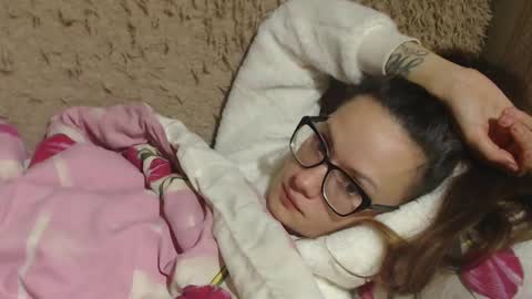 say meow and send tip  online show from December 21, 12:20 am