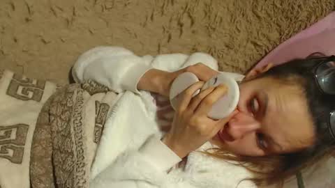 say meow and send tip  online show from December 21, 6:11 pm