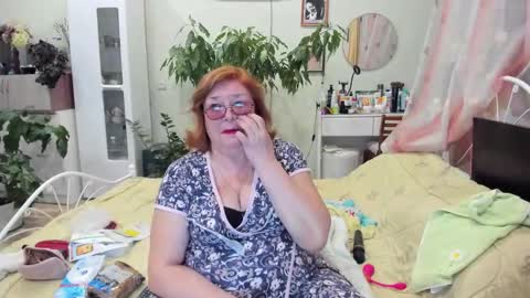 Flowerlower online show from October 12, 3:47 pm