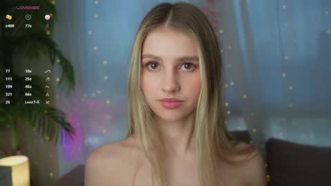 Adeline online show from December 3, 8:25 am