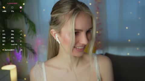 Adeline online show from January 17, 9:17 am