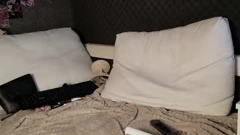 fluffy_cloude online show from June 22, 3:25 am