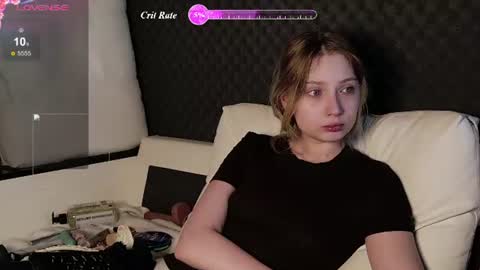fluffy_cloude online show from June 28, 1:56 am