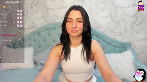 Snapshot of flufyfoxx chatting on October 9, 12:15 am Lina online show from October 9, 12:15 am