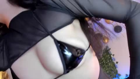 lia online show from July 23, 11:07 am