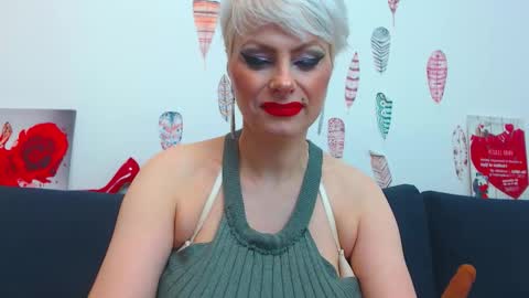 Snapshot of forever_barbie chatting on October 6, 11:42 pm Adana online show from October 6, 11:42 pm