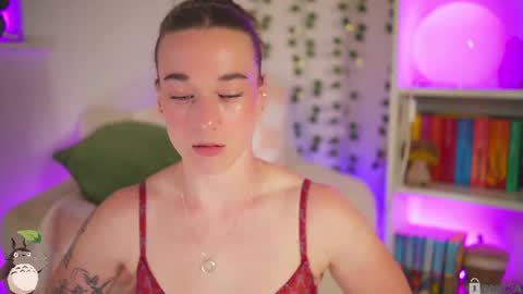 Em      online show from July 19, 9:39 pm