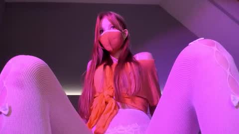 Snapshot of foxie_kiss chatting on October 14, 4:31 pm Hello world Feel free to follow online show from October 14, 4:31 pm