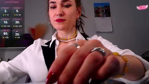 Snapshot of foxrinehelen chatting on February 17, 3:11 pm Helen - My streams are Monday - Friday at 8 AM NY time online show from February 17, 3:11 pm