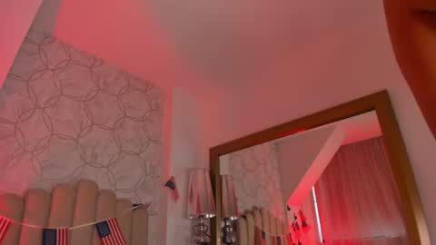 Foxy online show from July 4, 8:05 pm