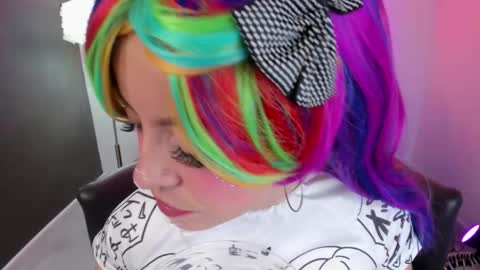 Miss Evans online show from February 21, 6:30 pm