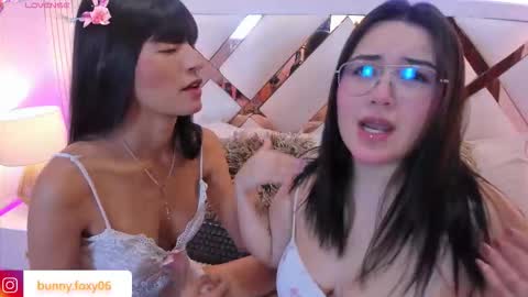 FOXY AND BUNNY online show from February 11, 4:47 am