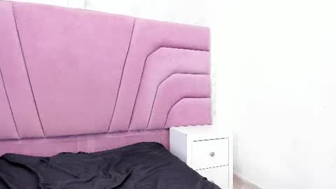 foxyhillx online show from June 21, 12:36 am