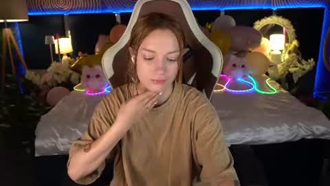 Maya online show from July 24, 1:20 pm