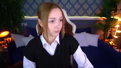 Maya online show from July 10, 7:03 pm