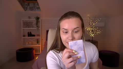 Kate online show from June 7, 8:04 pm