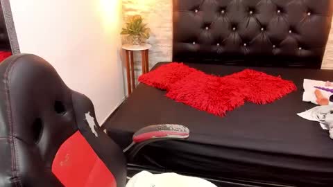          online show from December 14, 2:06 am