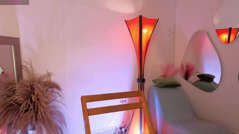 Fransheska online show from May 4, 11:58 am