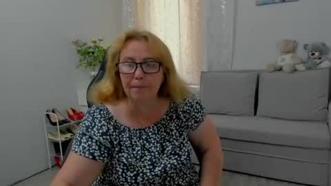 FrauMartha online show from July 12, 1:34 pm