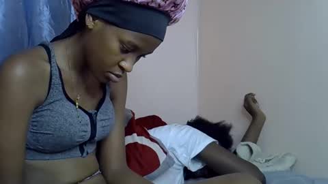 kiki online show from November 3, 12:14 am