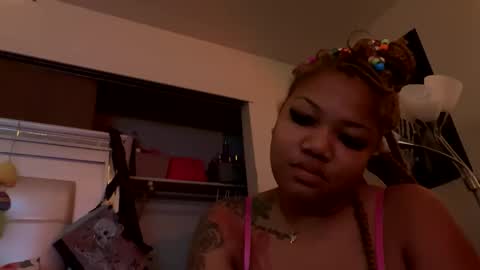 Freakymaa online show from June 2, 8:26 am
