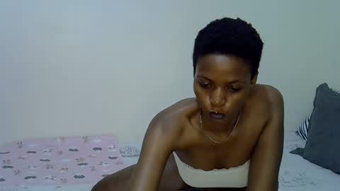 mia  online show from February 6, 8:12 pm