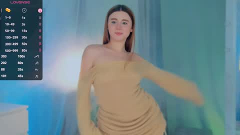 Snapshot of freckle_diyana chatting on January 22, 5:37 am Diyana online show from January 22, 5:37 am