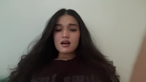 Mia online show from June 5, 6:52 am