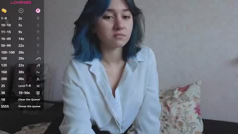 Mia online show from June 20, 9:57 am