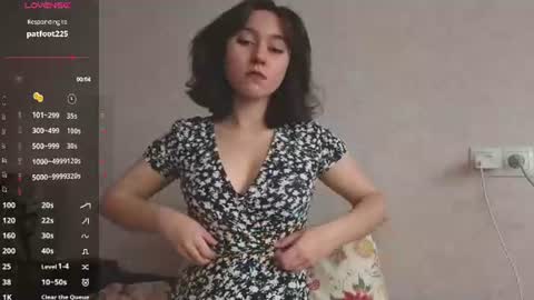 Mia online show from June 16, 9:32 am