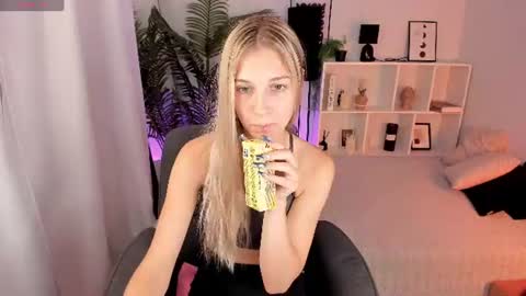 Laura online show from July 28, 11:17 am
