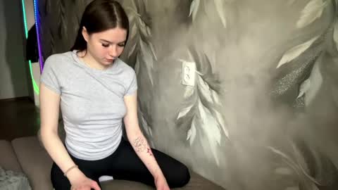 freyagray online show from May 30, 12:25 pm