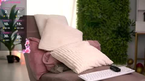 freyaheart online show from June 11, 11:18 am