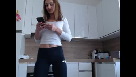 FreyaMuse online show from May 4, 8:07 am