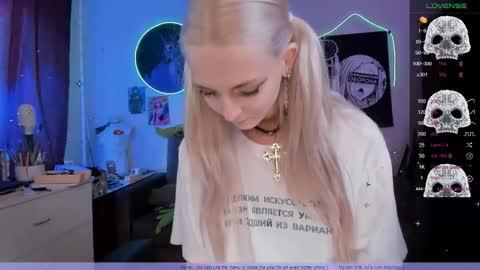 Snapshot of frida_fortune chatting on September 26, 12:03 pm Frida A boost to fortune for the one who gives a thumbs up and a bonus lucky for those who support me by joining the fanclub online show from September 26, 12:03 pm