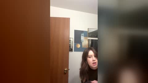 Linnys Palace online show from March 23, 5:46 am